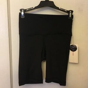 NWT Yogalicious High Waist 9IN Bike Shorts Size XS.